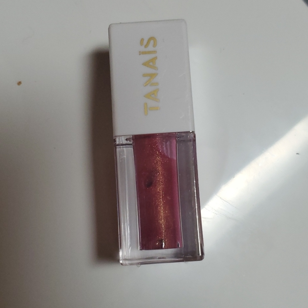 Tanais Lip Oil in Plumeria Petals